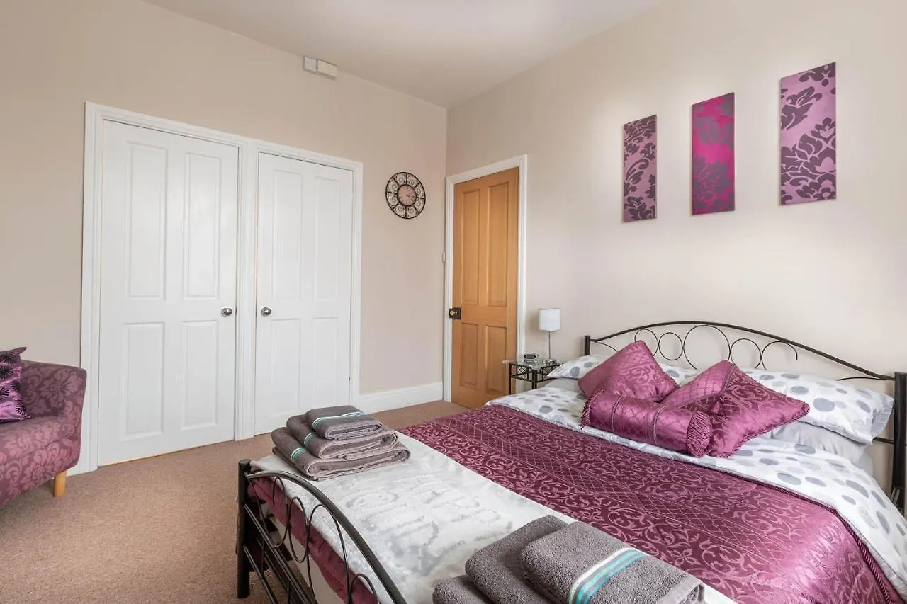 Number 12 Yorkshire Holiday House 파일리 펜션