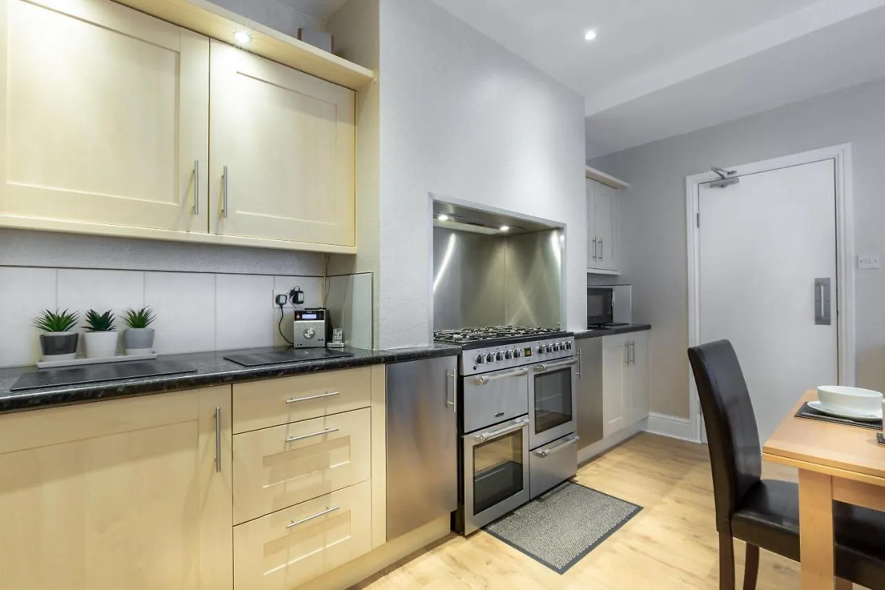 Number 12 Yorkshire Holiday House 파일리